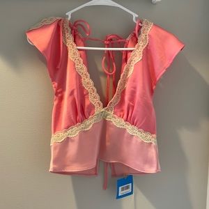 VRG GRL pink top